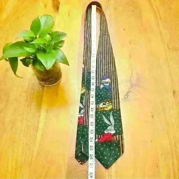 Vintage Looney  Tunes Cartoon Green Mens Tie. - Picture 6 of 10